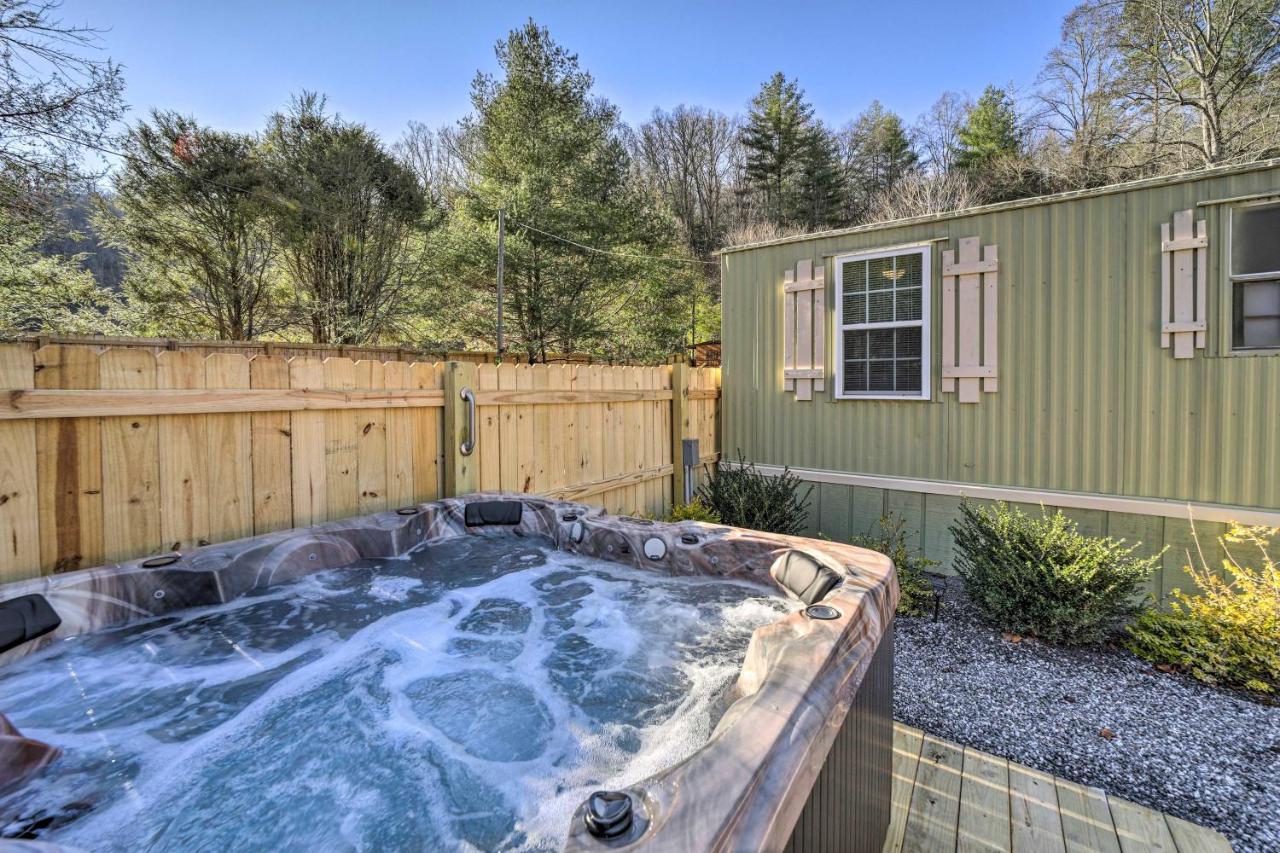Smoky Mountain Vacation Rental With Hot Tub And Kayaks Whittier Екстер'єр фото