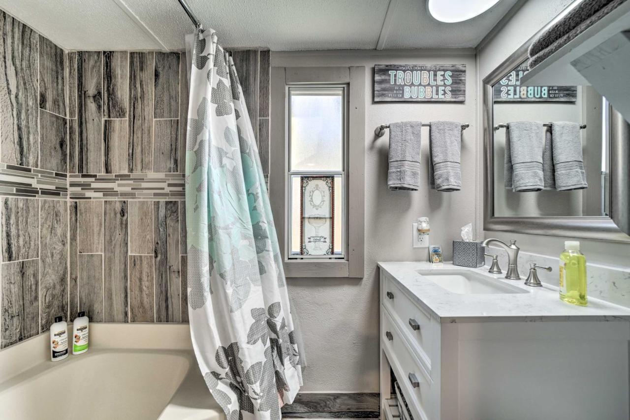 Smoky Mountain Vacation Rental With Hot Tub And Kayaks Whittier Екстер'єр фото