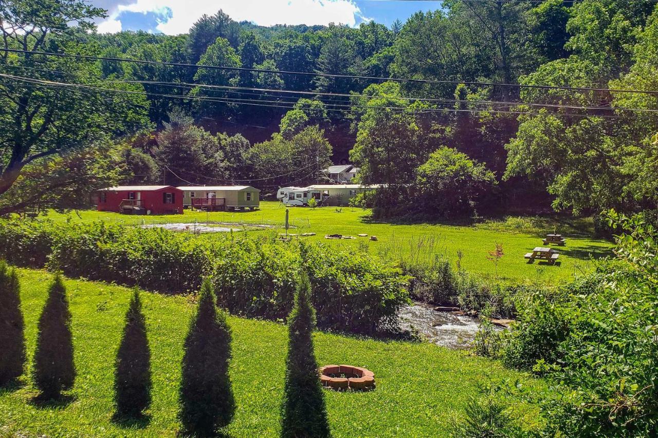 Smoky Mountain Vacation Rental With Hot Tub And Kayaks Whittier Екстер'єр фото